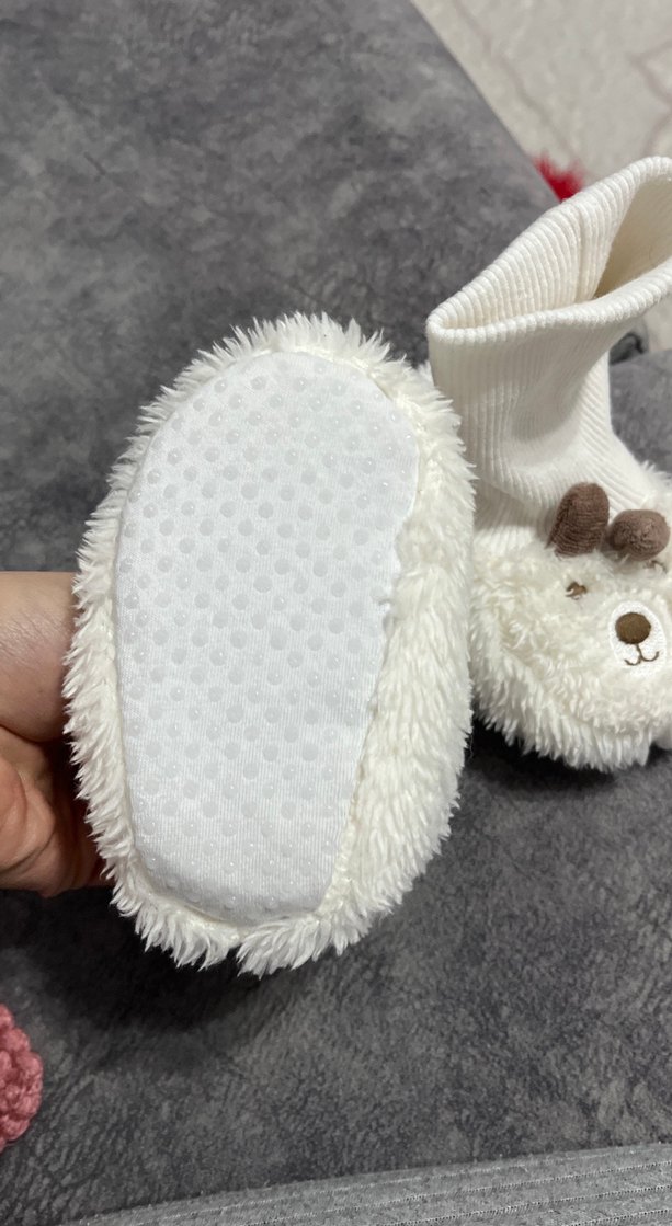 Kız Çocuk Beyaz Kürklü Nakışlı Ev Terliği - Görsel 2