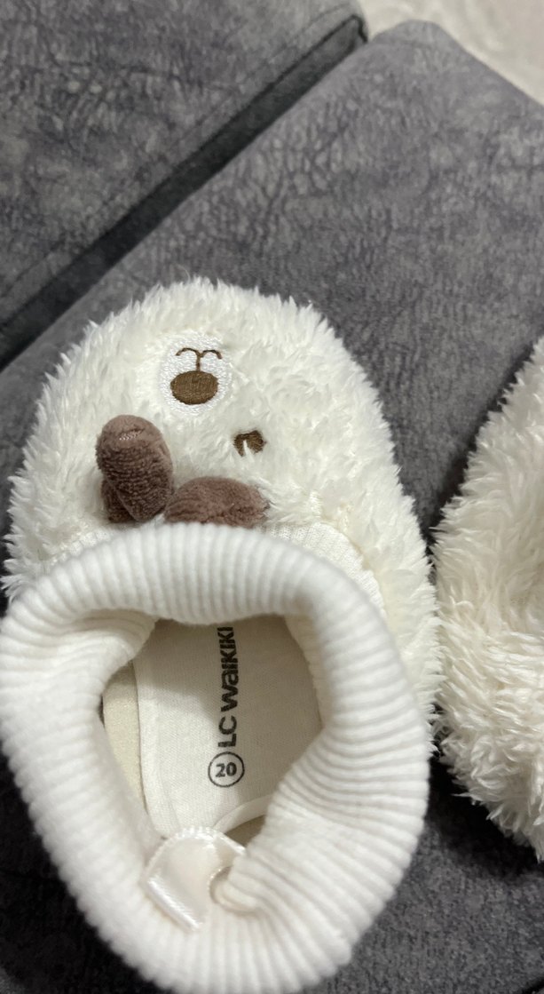 Kız Çocuk Beyaz Kürklü Nakışlı Ev Terliği - Görsel 5