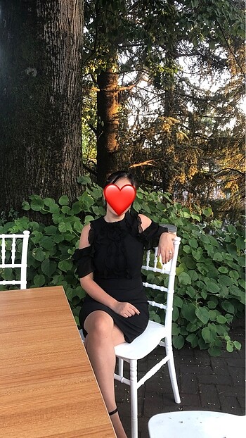 s Beden Kolları fırfır çok cici bir elbise