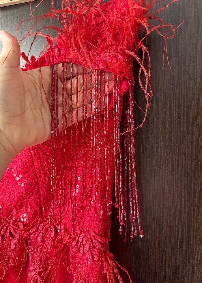 Kırmızı abiye - Görsel 4