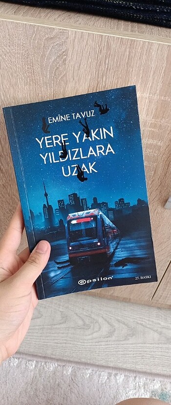 YERE YAKIN YILDIZLARA UZAK