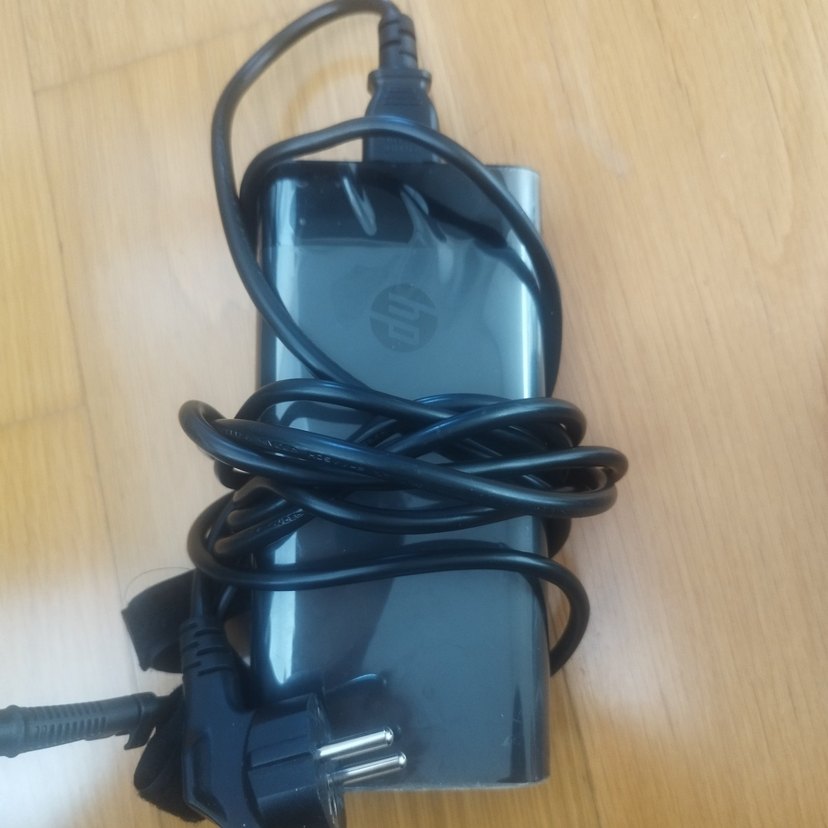 Hp 230w şarj adaptörü ve dock station. - Görsel 2