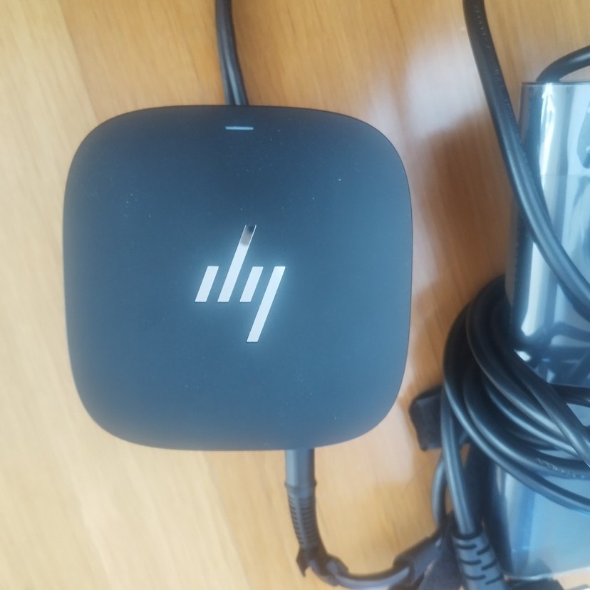 Hp 230w şarj adaptörü ve dock station. - Görsel 5