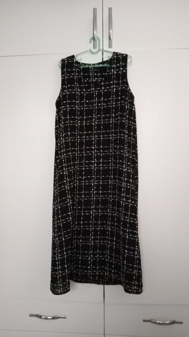 Siyah Ekoseli Uzun Kolsuz Elbise - Görsel 2