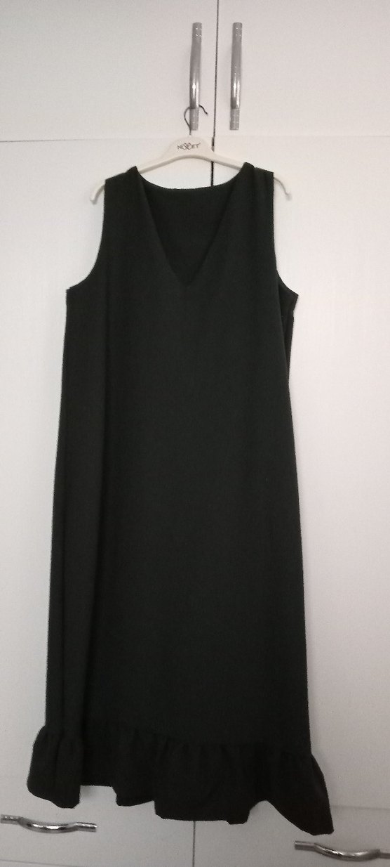 Siyah V Yaka Fırfırlı Uzun Elbise - Görsel 2