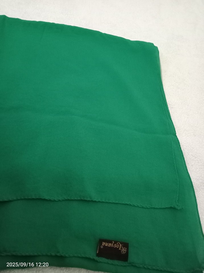 Yeşil Kadın Şal - Görsel 2