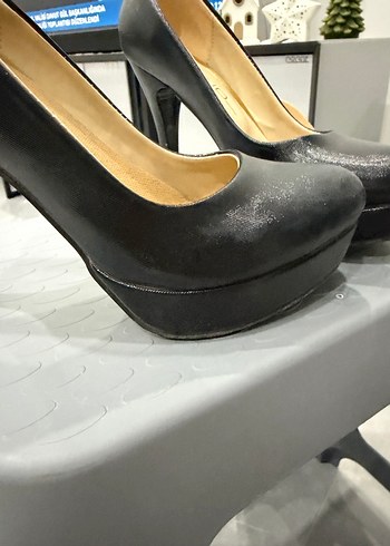 Siyah Parlak Kadın Ofis Topuklu Ayakkabı - Görsel 4