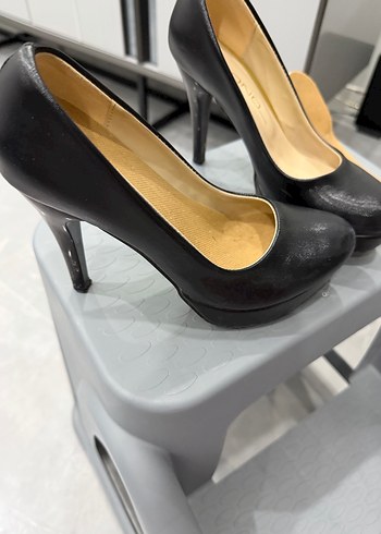 Siyah Parlak Kadın Ofis Topuklu Ayakkabı - Görsel 3