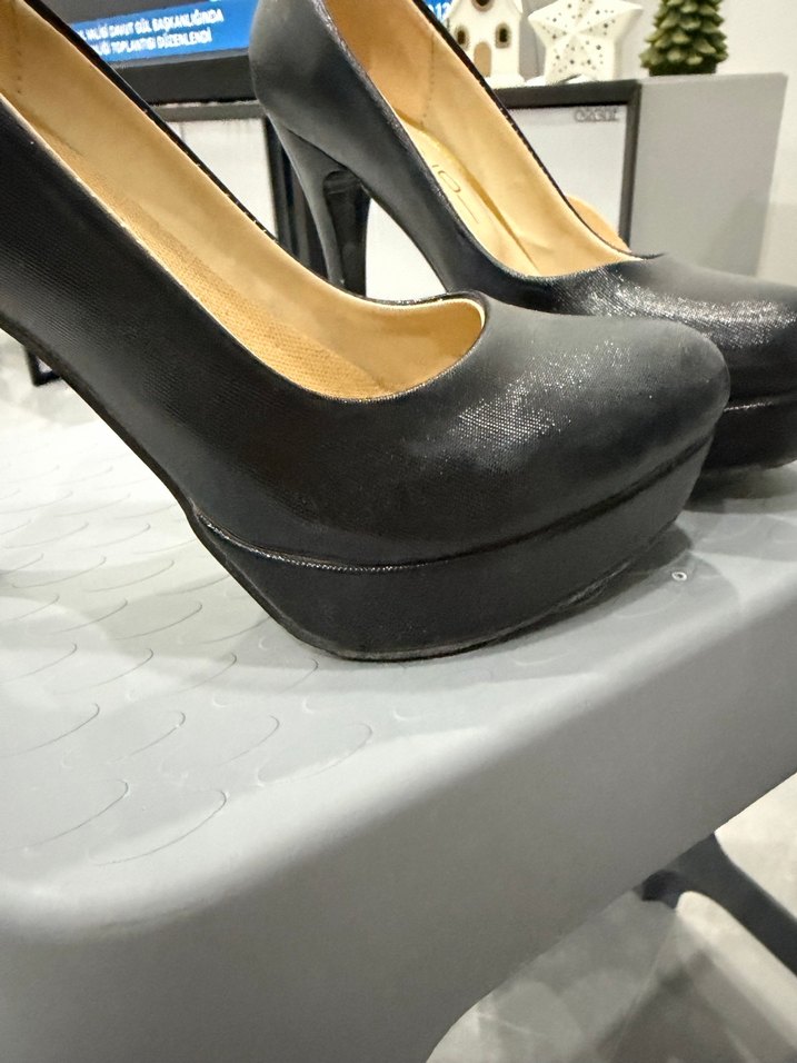 Siyah Parlak Kadın Ofis Topuklu Ayakkabı - Görsel 4