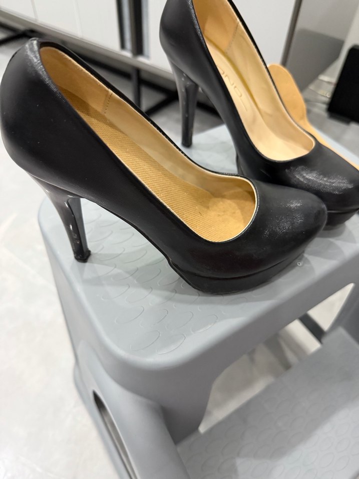 Siyah Parlak Kadın Ofis Topuklu Ayakkabı - Görsel 3