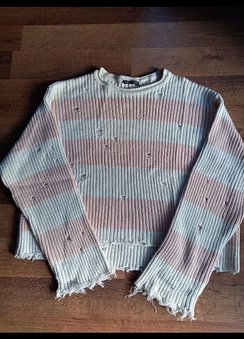 PEMBE..KREM ÇİZGİLİ TRİKO