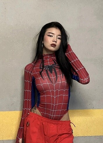 Spiderman çıtçıtlı body (doğum günü hediyemi ama ben spiderman s