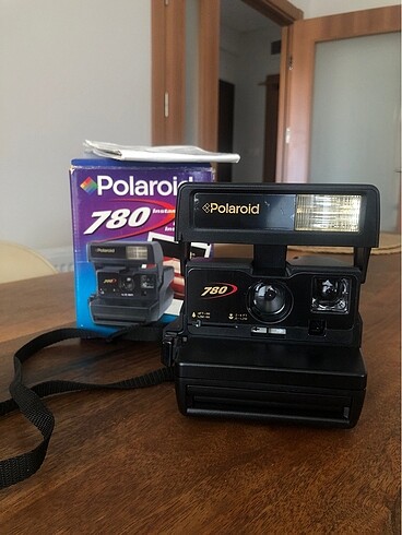 Polaroid fotoğraf makinesi
