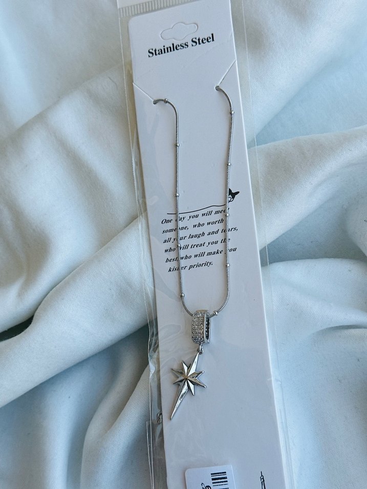 Uzun Zincir Detaylı Beyaz Kadın Kolye - Görsel 2