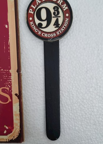 Kırmızı Hogwarts Express Numaralı Rozet - Görsel 3