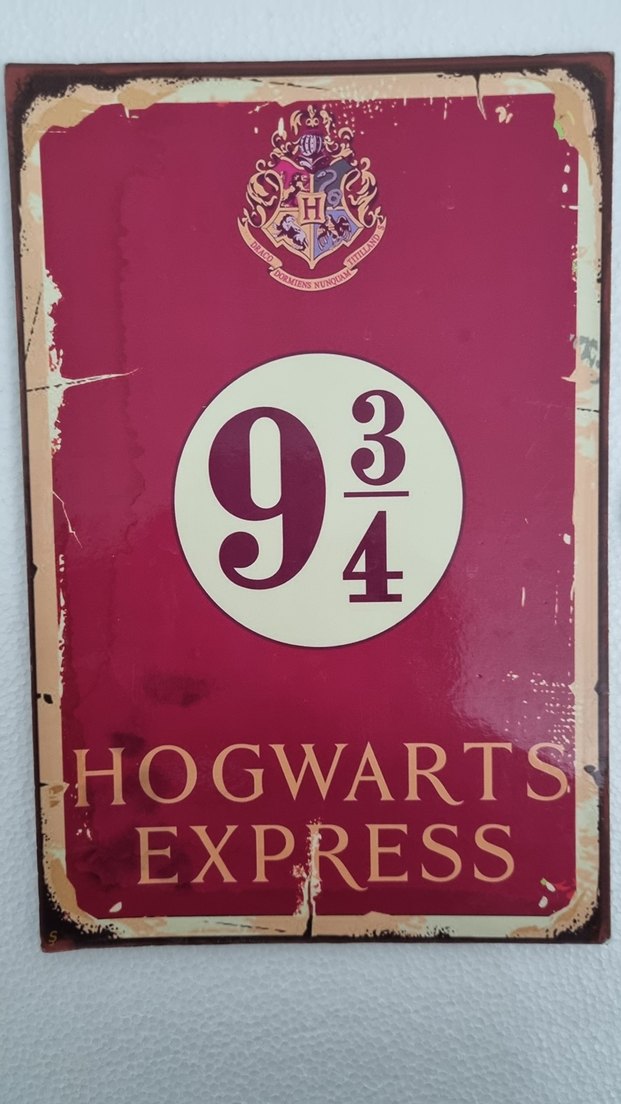 Kırmızı Hogwarts Express Numaralı Rozet - Görsel 2