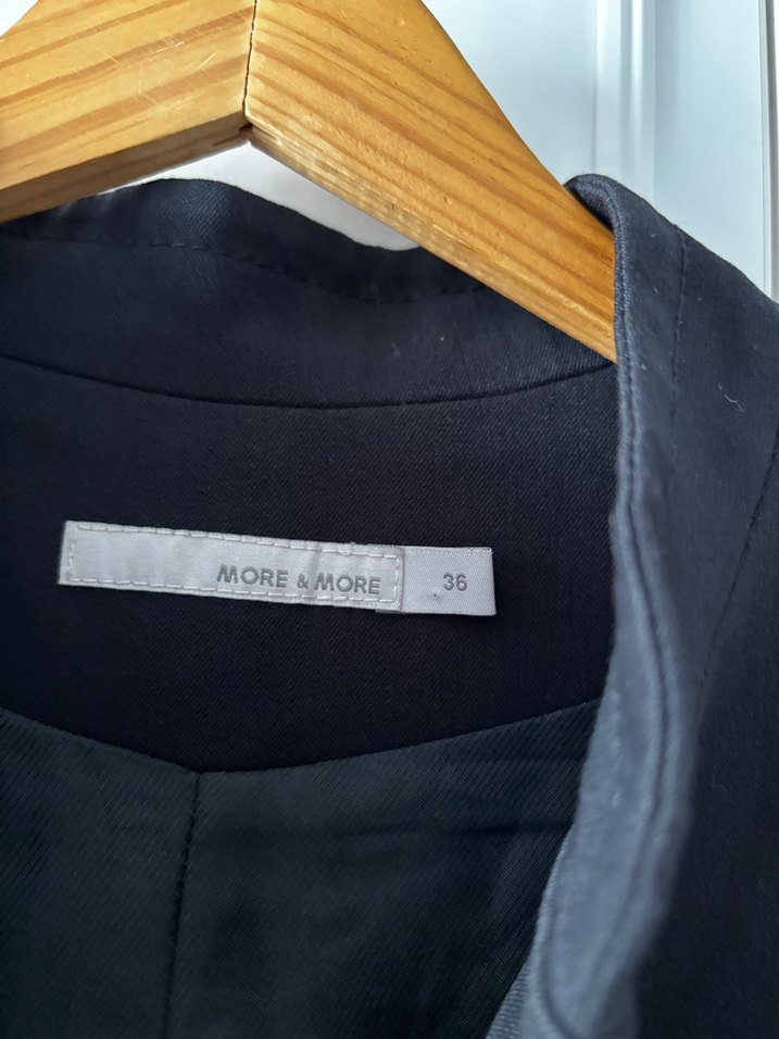 Siyah V Yaka Drapeli Midi Elbise - Görsel 4