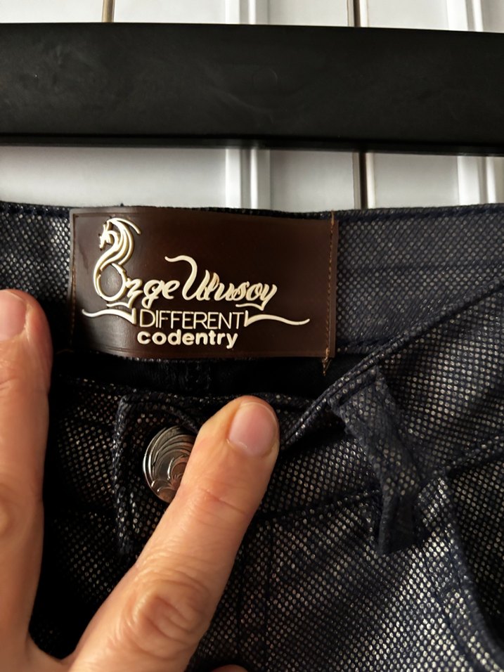 Siyah Deri Yılan Desenli Kadın Pantolon - Görsel 4