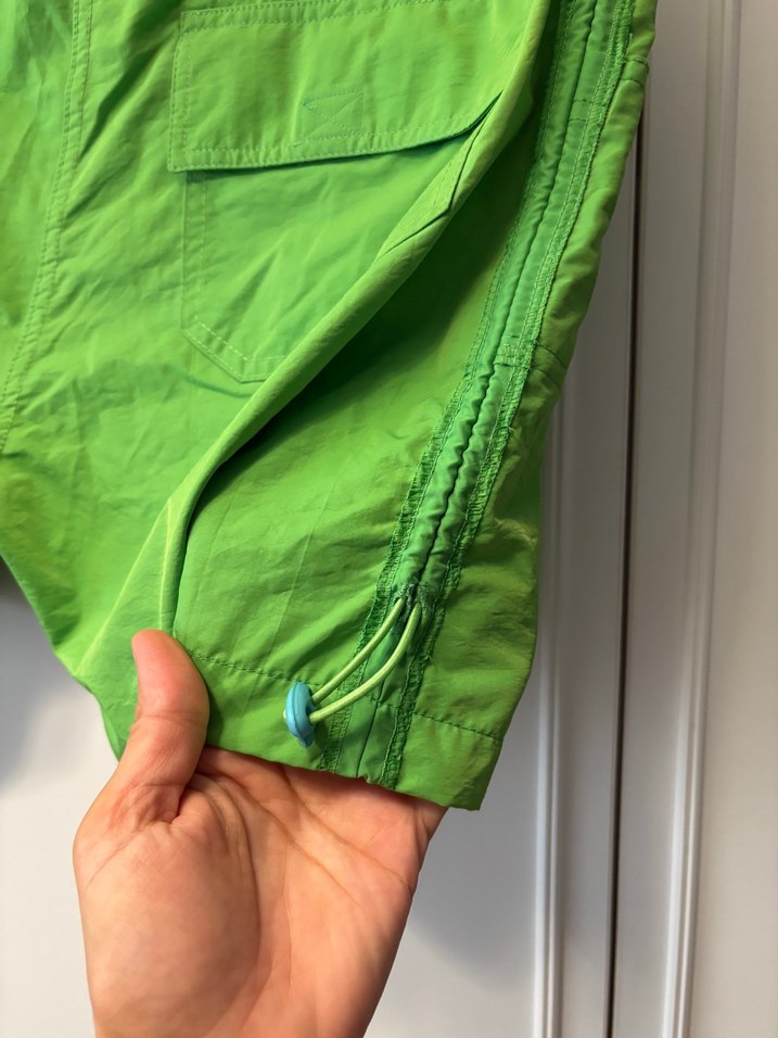 Beli Kemerli Parlak Yeşil şort - Görsel 5