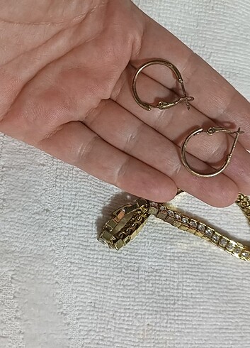Beden Bileklik ve iki adet küpe