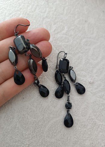 Gotik Desenli Siyah Boncuklu Midi Küpe - Görsel 4