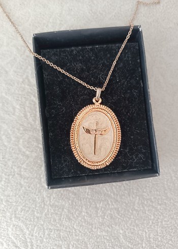 İşlemeli Altın Renk Zincir Kolye - Görsel 2