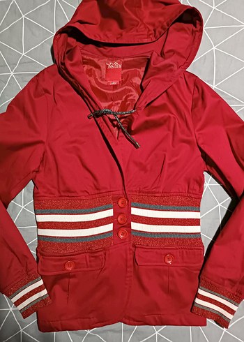 Kırmızı Kapüşonlu Düğmeli Kadın Ceket - Görsel 3