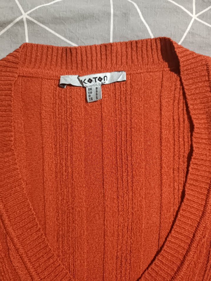 Koyu Kiremit rengi V Yakalı Örgü Kadın Kazak - Görsel 3