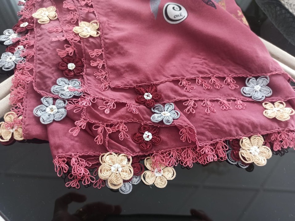 Mekik ve iğne oyası ile yapılmıştır. - Görsel 2