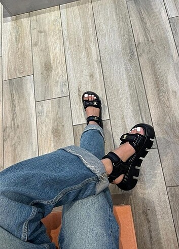 Chanel EN ÇOK TERCİH EDİLEN CHANEL SANDALET