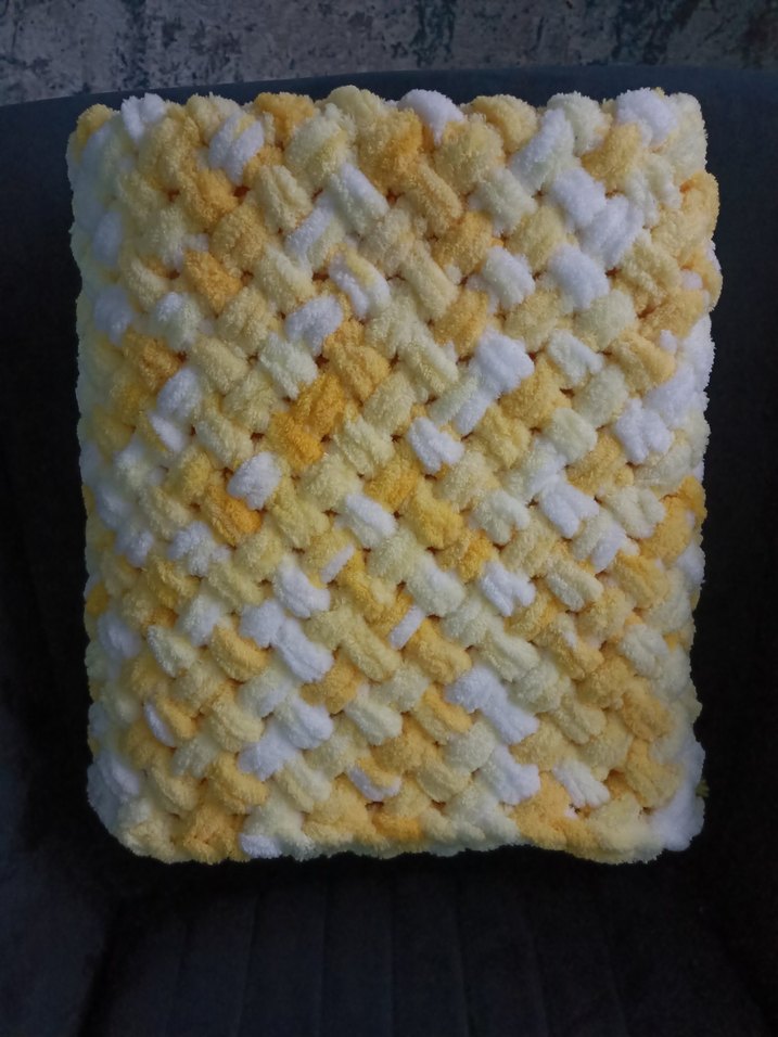 Sarı Örgü Bebek Battaniyesi - Görsel 2