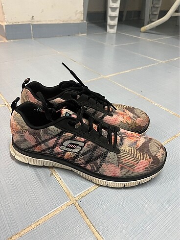 Skechers flamingo desenli spor ayakkabı