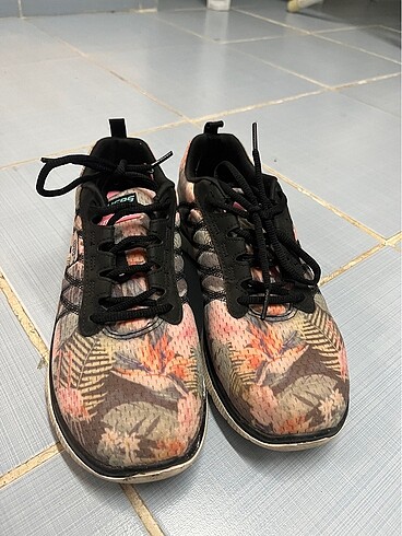 39 Beden Skechers flamingo desenli spor ayakkabı