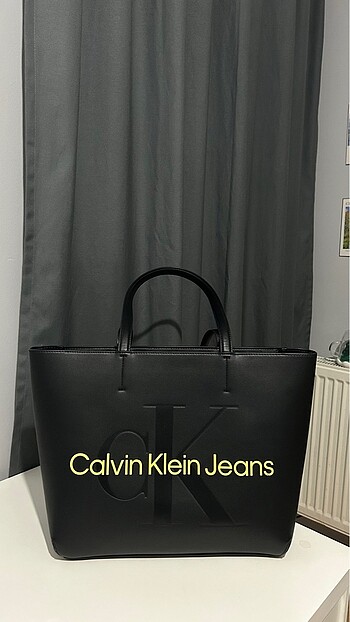 Calvin Klein Kol Çantası
