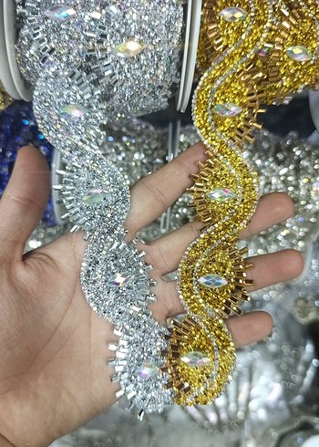 Renkli İşlemeli Payetli Kadın El Zinciri - Görsel 2