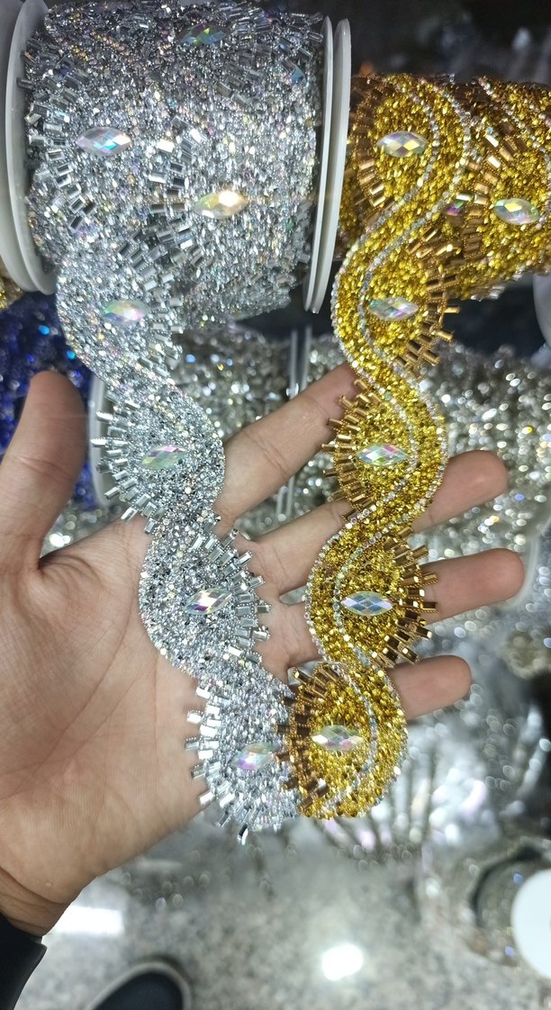 Renkli İşlemeli Payetli Kadın El Zinciri - Görsel 2