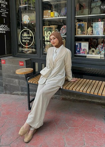 42 Beden YAKASI ORGANZE KETEN CEKET