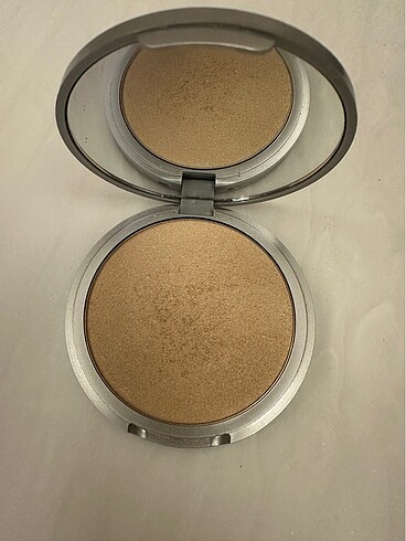 The Balm Mary Lou Manizer Aydınlatıcı Highlighter