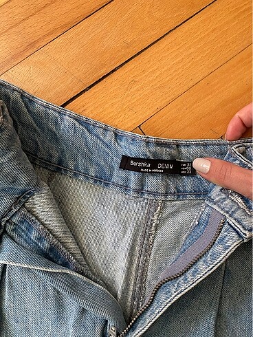 32 Beden Bershka mini şort