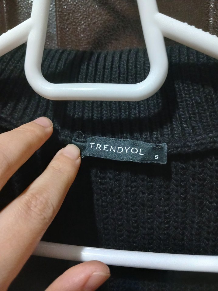 Siyah Yarım Fermuarlı Kolsuz Örgü Kazak - Görsel 2