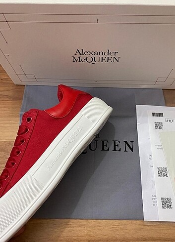 Alexander McQueen Alexander McQueen 