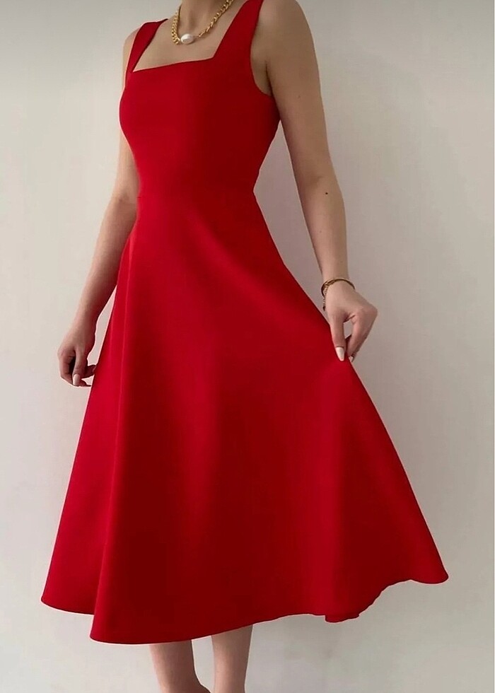 Kırmızı elbise - Görsel 4