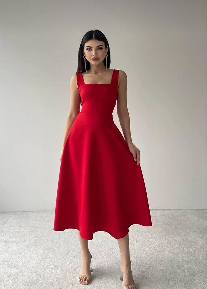 Kırmızı elbise - Görsel 2