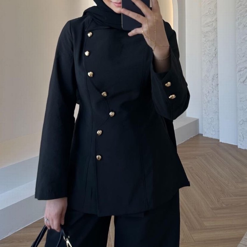 Asimetrik Düğmeli Takım - Görsel 4