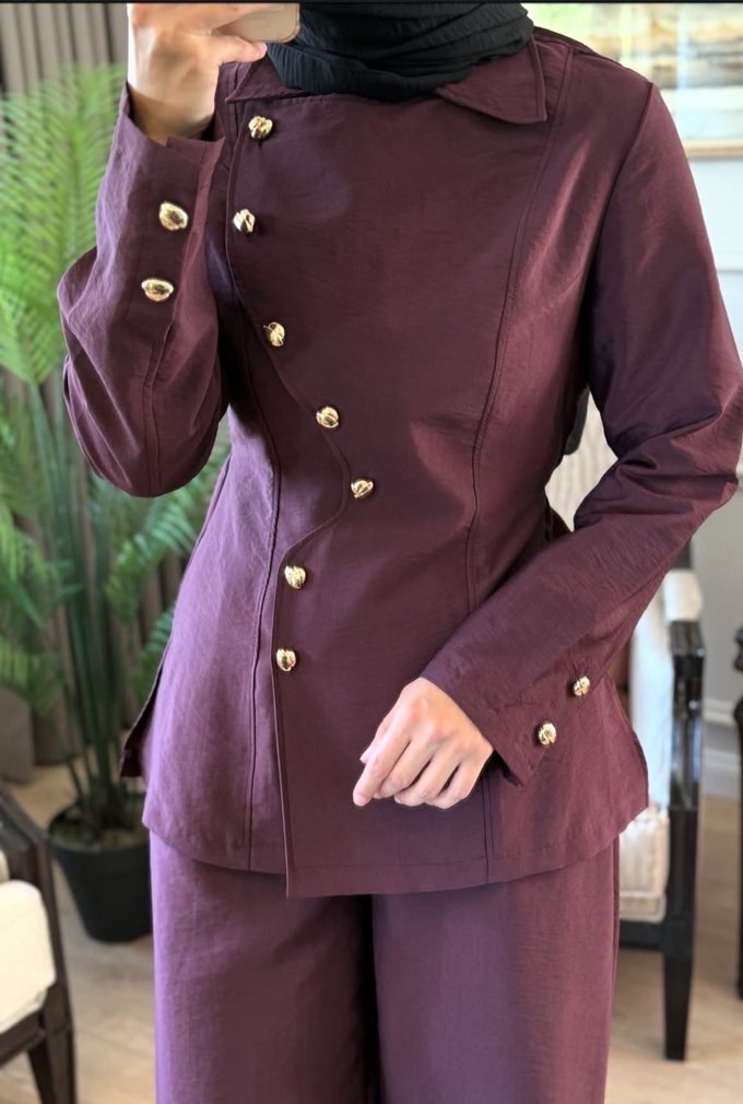 Asimetrik Düğmeli Takım - Görsel 2