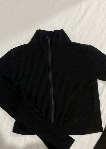 Vucudu Saran Fermuarli Hirka