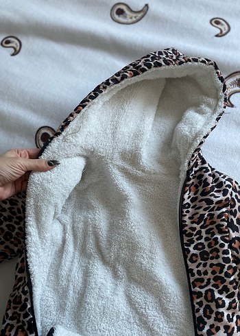 Kürklü Leopar Desenli Bebek Tulumu - Görsel 3