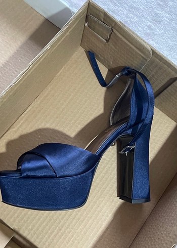 Siyah Platform Topuklu Kadın Gece Ayakkabısı - Görsel 4