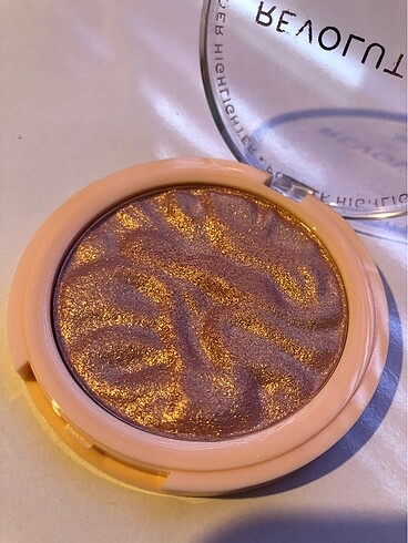 Revolution Revolution highlighter