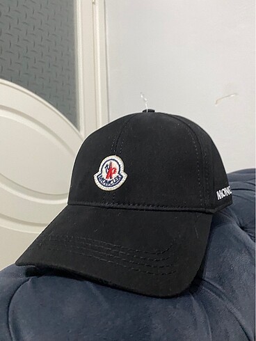 Moncler şapka